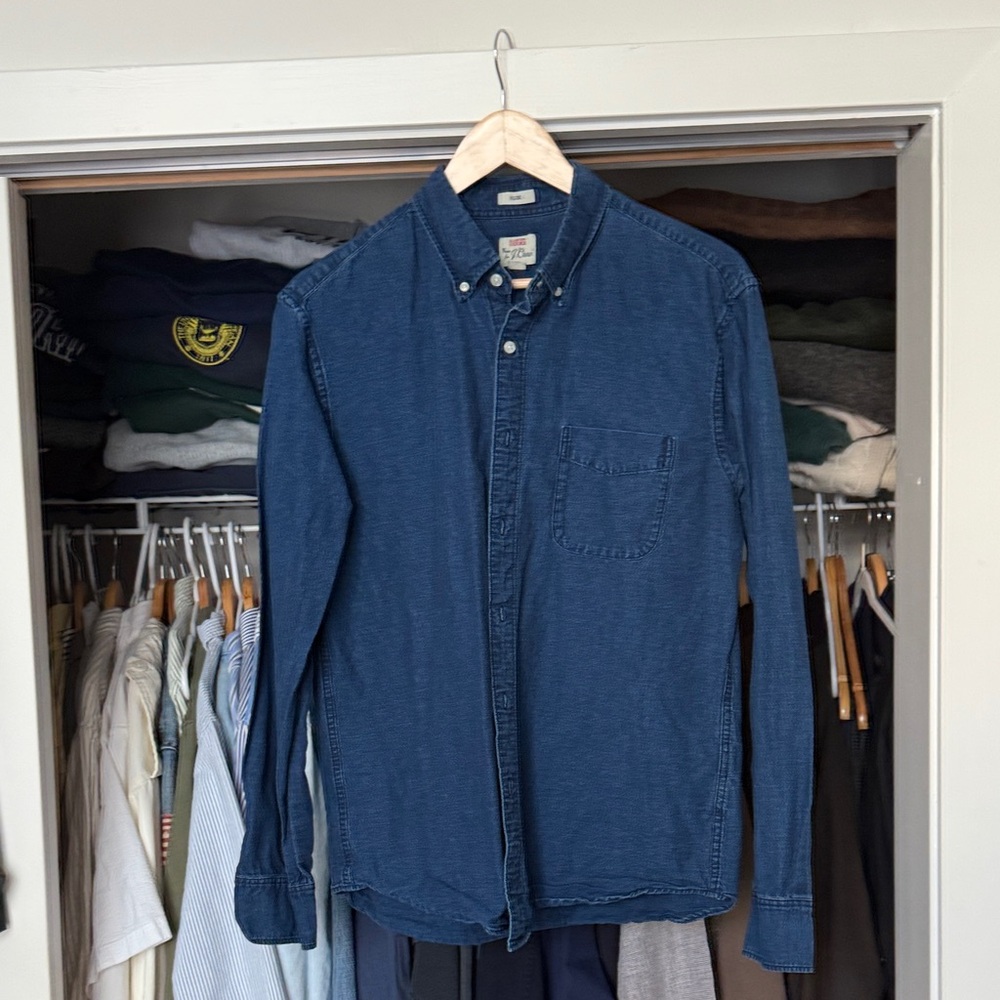 Men's Blue Long-Sleeve Button-Down Shirt